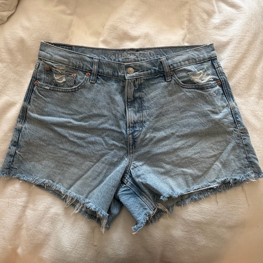 American Eagle Outfitters Stretch ex-boyfriend shorts